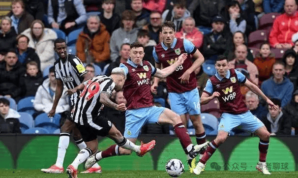 他凭借自己 他凭借自己