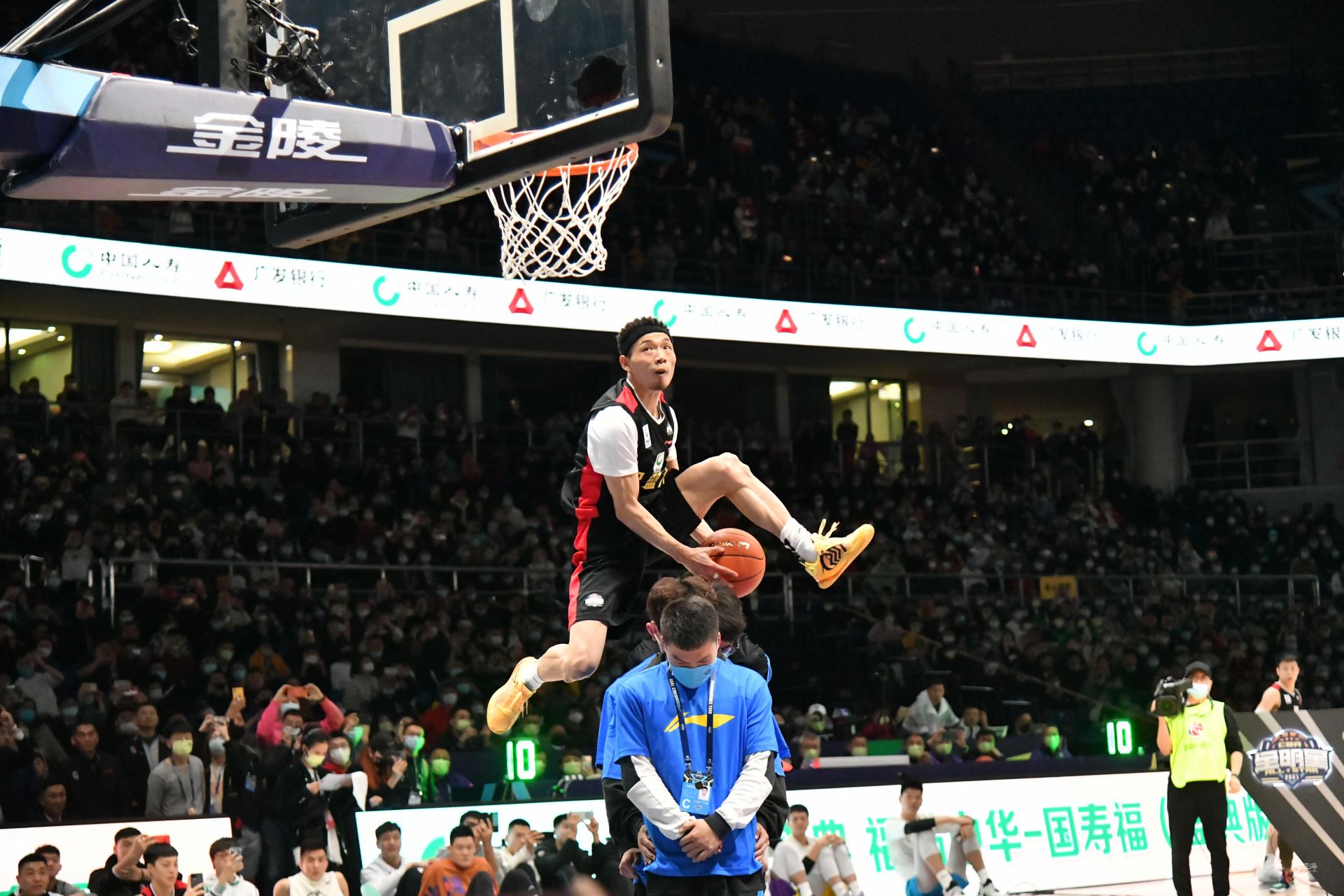 是为了容纳 是为了容纳